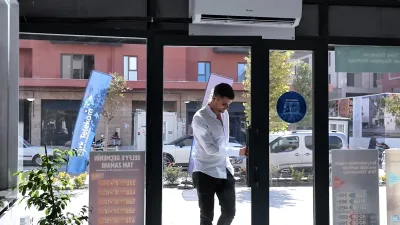 Hatay’da hayatın sesi yeniden yükseliyor: Esnaf kepenk açtı
