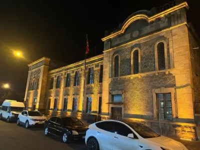 İl Genel Meclis binasının aydınlatma çalışması tamamlandı
