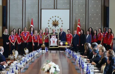 Erdoğan’dan Avrupa şampiyonu Filenin Sultanları’na kabul